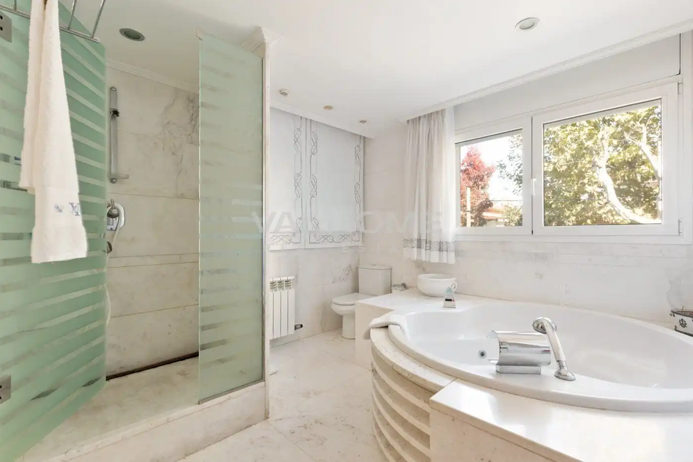 Baño de Casa o chalet en venta en Sant Cugat del Vallès con Aire acondicionado, Calefacción y Jardín privado