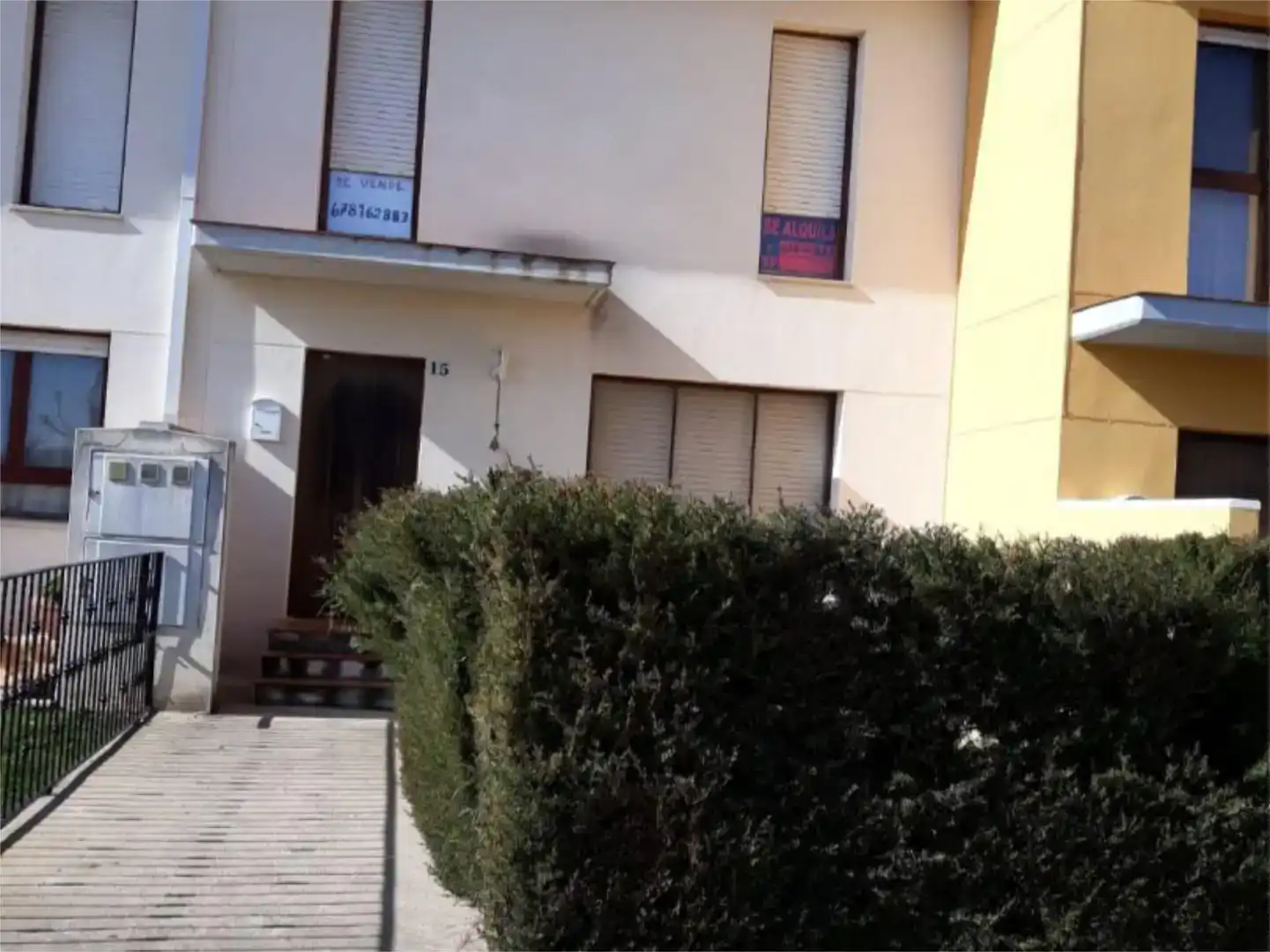 Vista exterior de Casa adosada en venda en Aguaviva amb Balcó