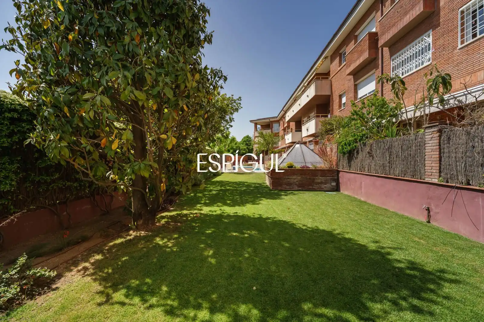 Garden of Flat for rent in Sant Cugat del Vallès  with Air Conditioner, Heating and Parquet flooring