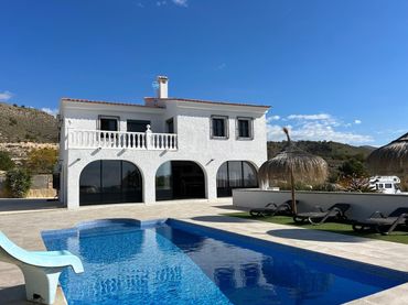 Xalet amb piscina en venda a Centro Urbano