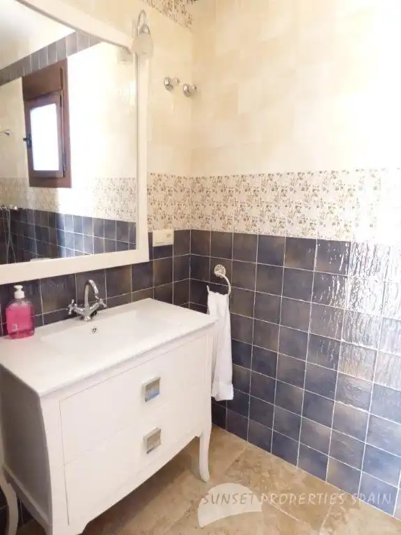 Bany de Casa adosada en venda en Salares amb Terrassa