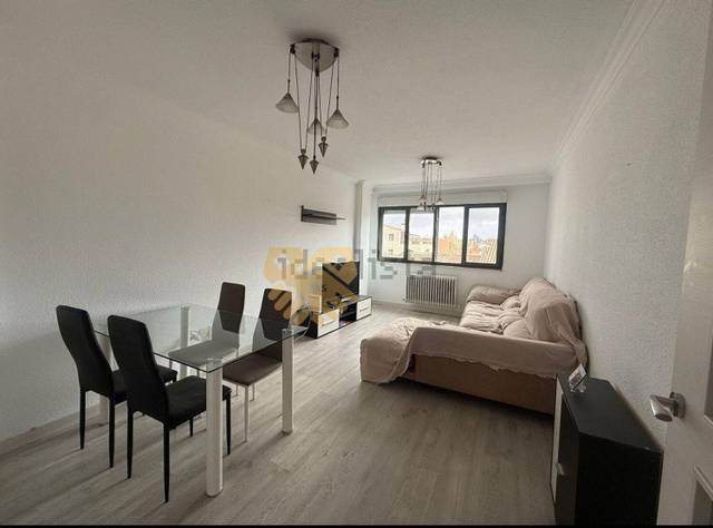 Piso en Alquiler en Tejares - Chamberí - Alcades