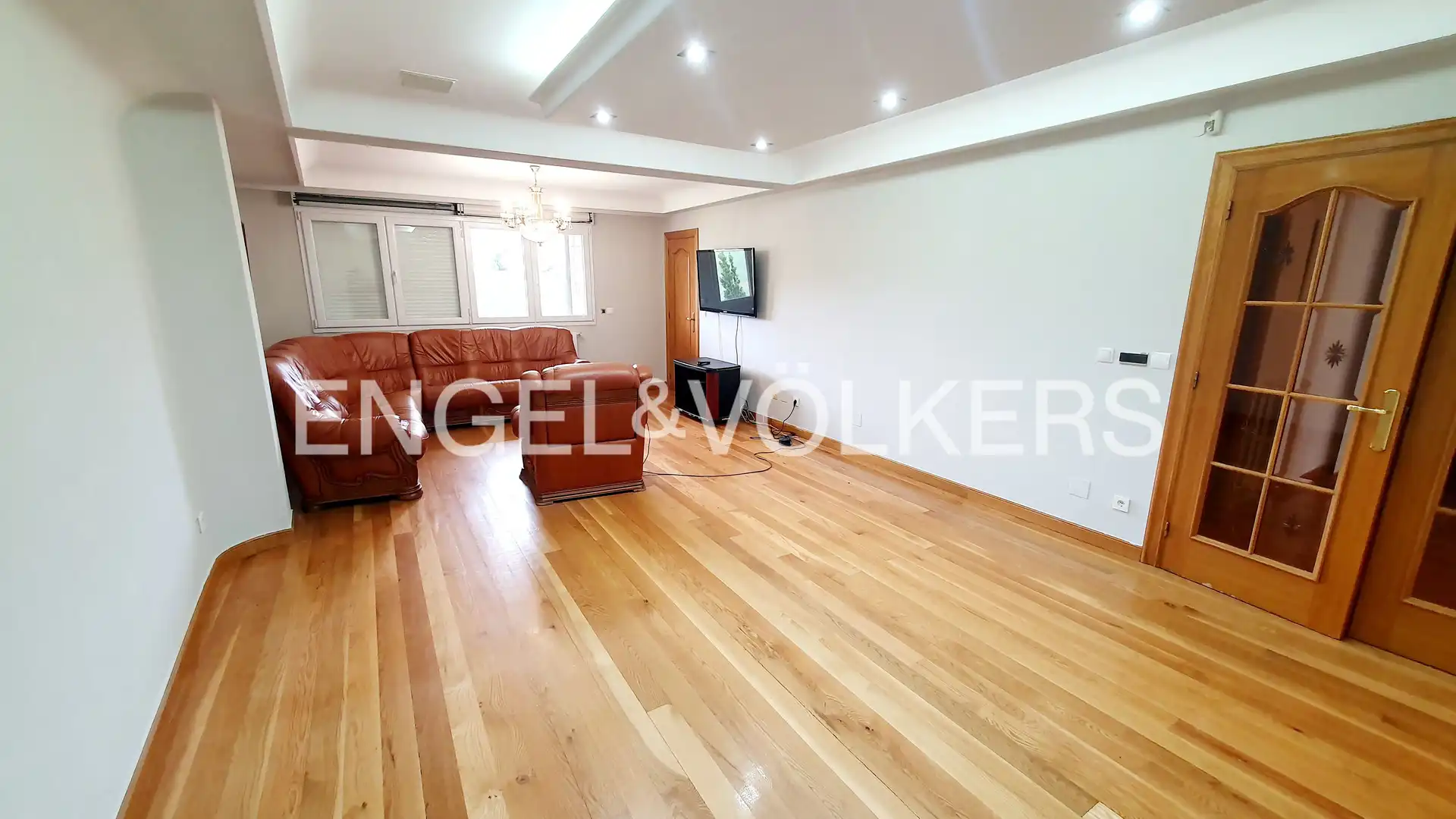 Casa adosada en venta en Aguilar de Campoo con Calefacción, Jardín privado y Parquet