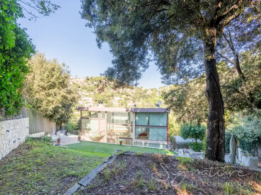 Vista exterior de Casa o xalet en venda en Barcelona amb Aire condicionat