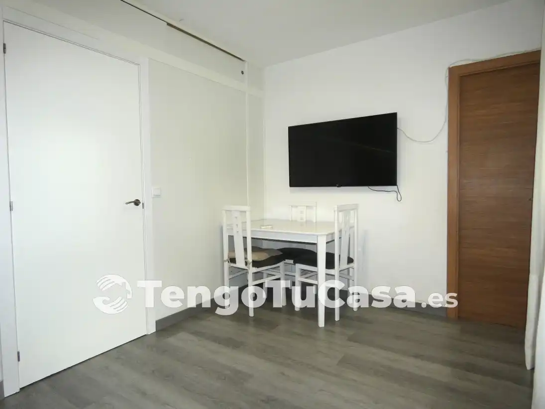 Habitación de Piso en venta en  Madrid Capital con Calefacción, Amueblado y Horno