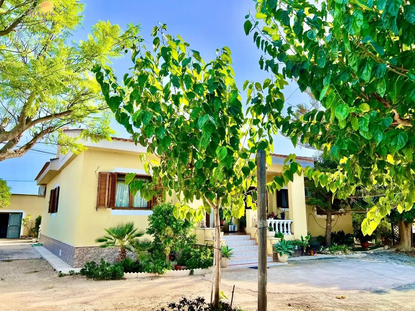 Vista exterior de Casa o xalet en venda en Daya Vieja amb Aire condicionat, Calefacció i Jardí privat