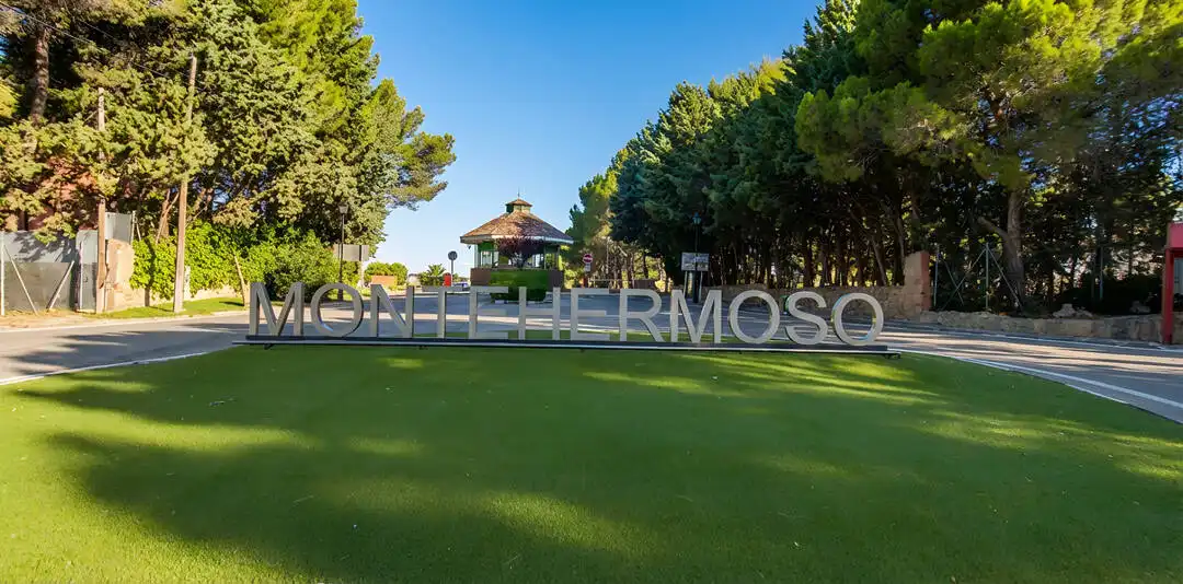 Exterior view of Houses for sale in Campo Real  with Air Conditioner, Heating and Private garden