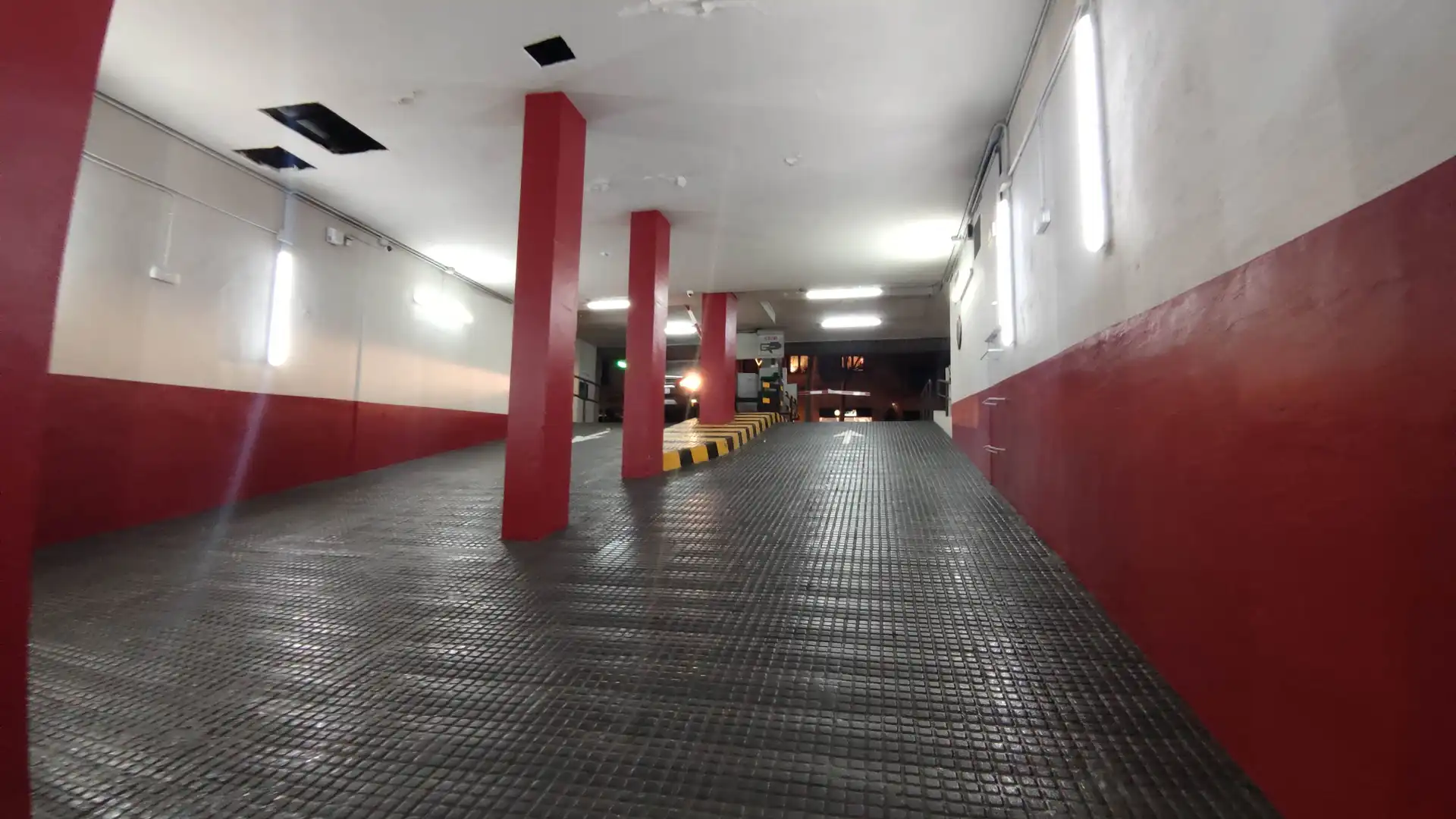 Garage for rent in Carrer del Bruc, 111, Dreta de l'Eixample