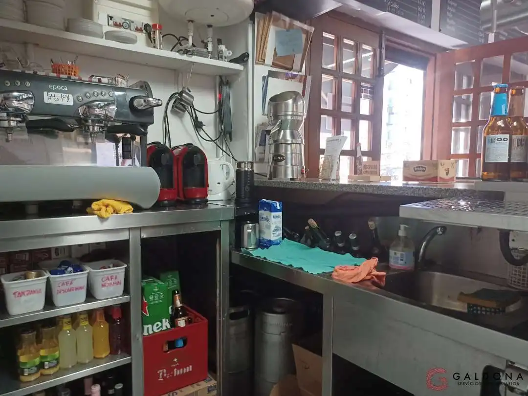 Cuina de Local en venda en Donostia - San Sebastián  amb Aire condicionat