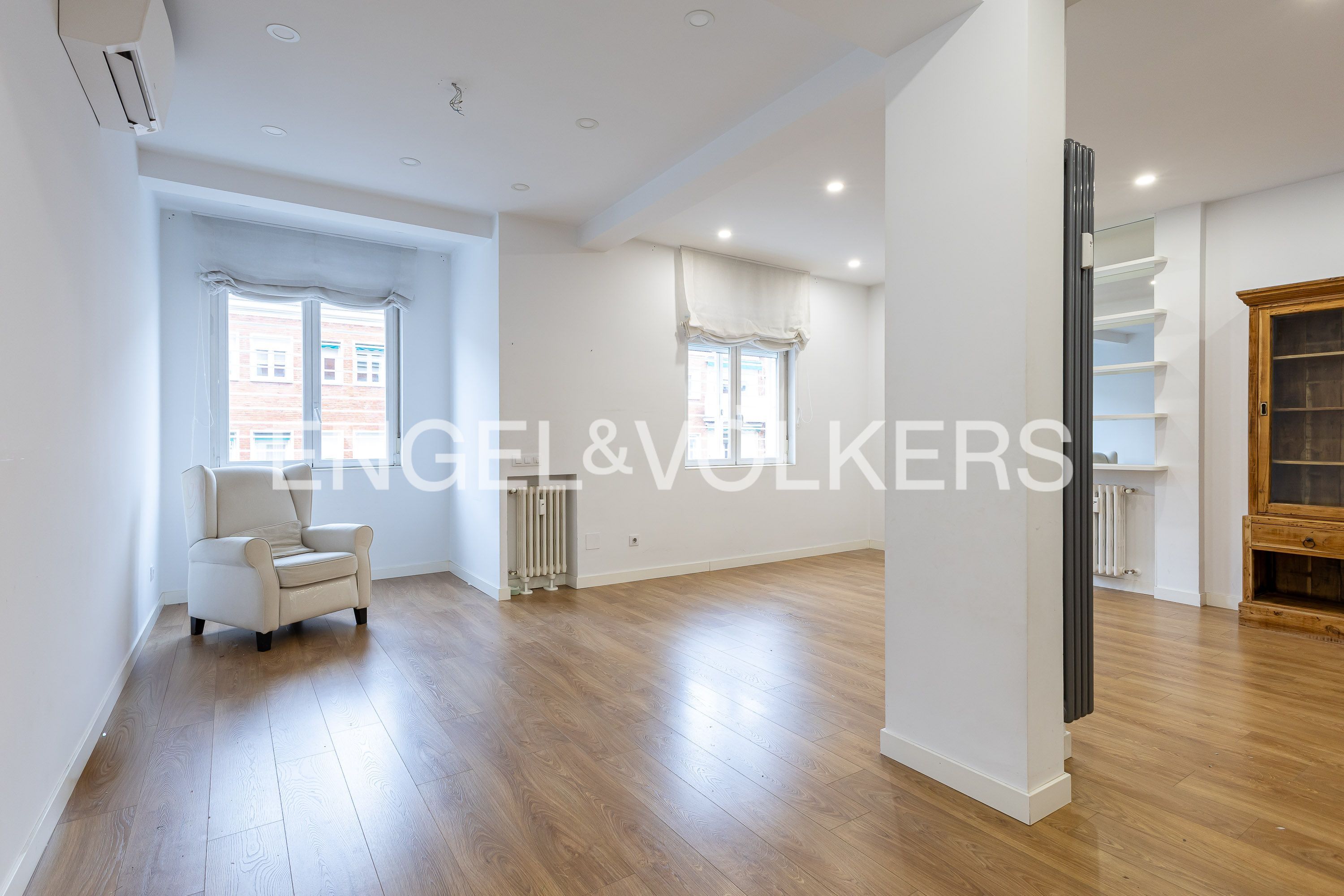 Sala d'estar de Apartament en venda en  Madrid Capital amb Aire condicionat, Calefacció i Traster