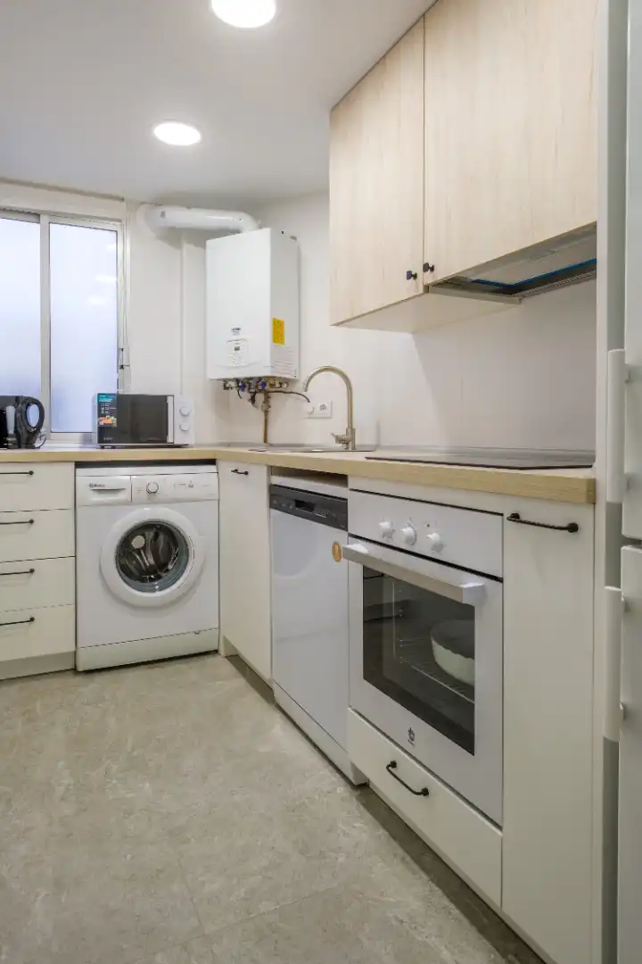 Kitchen of Flat for rent in Zaragoza  with Air Conditioner and Furnished