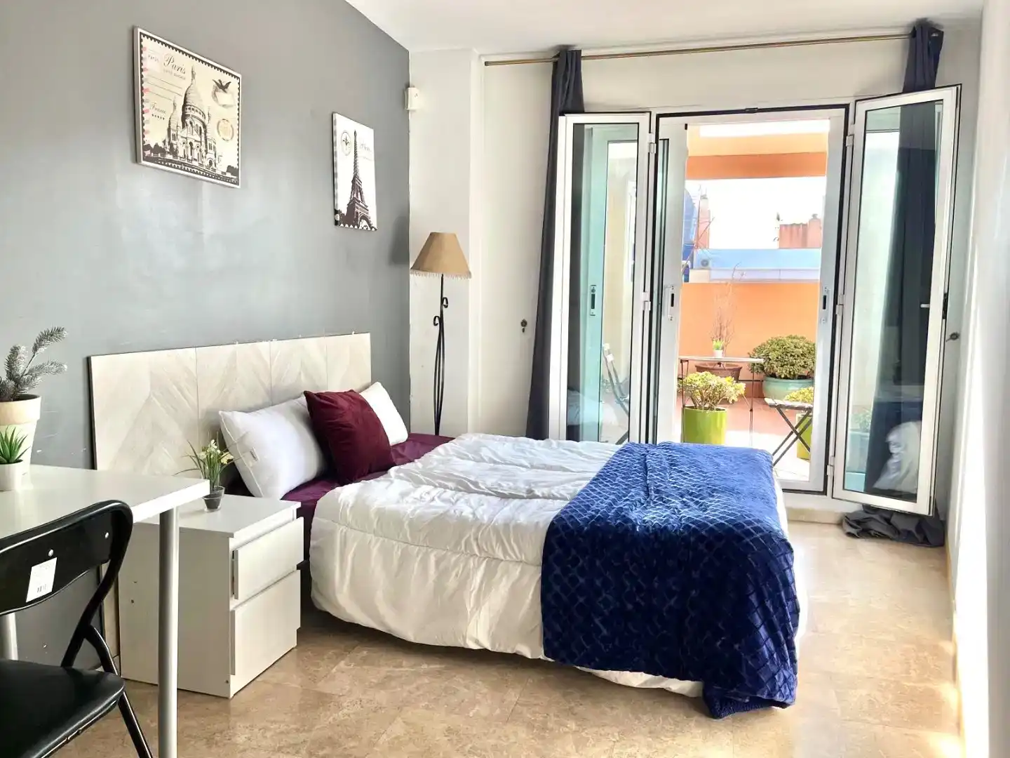 Schlafzimmer von Maisonette zur Miete in  Valencia Capital mit Klimaanlage und Balkon