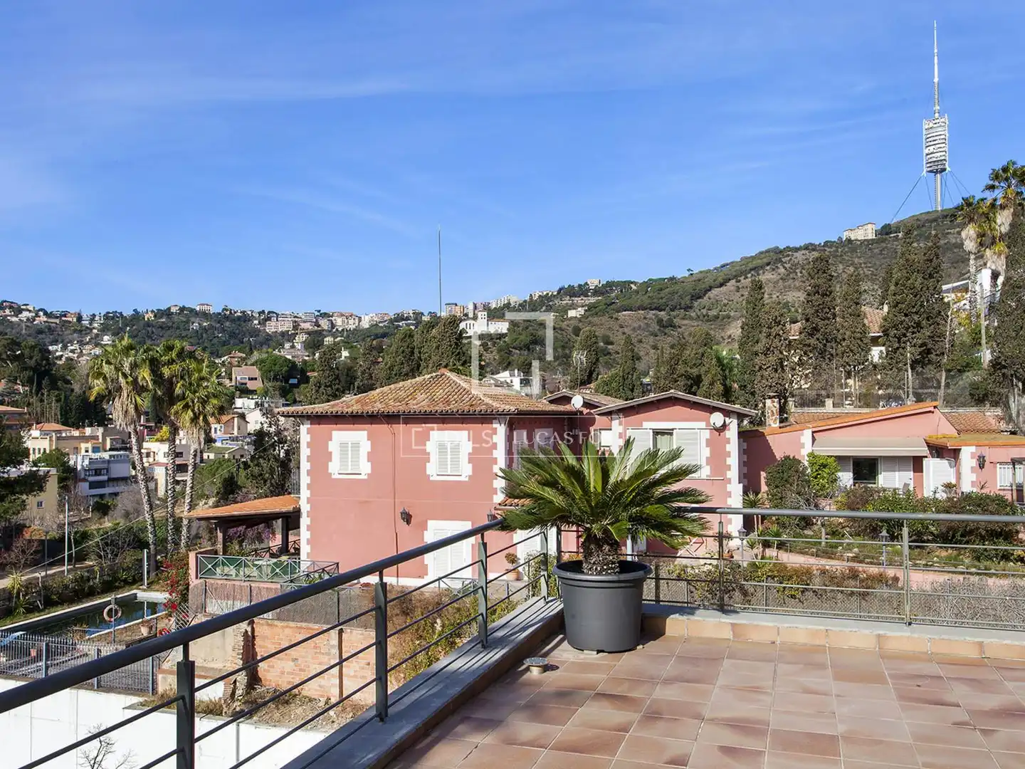Vista exterior de Casa o chalet de alquiler en Barcelona con Aire acondicionado, Calefacción y Jardín privado