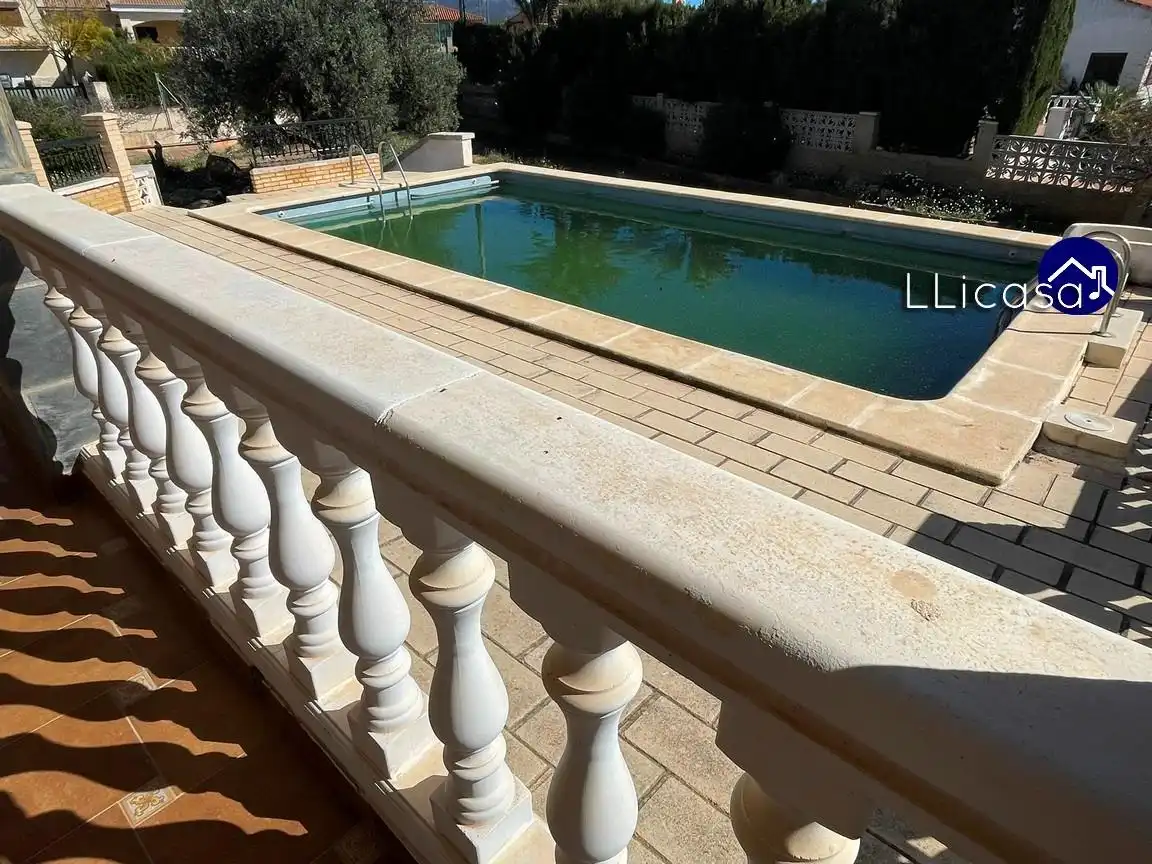 Piscina de Casa o chalet en venta en La Pobla de Vallbona con Calefacción, Jardín privado y Terraza