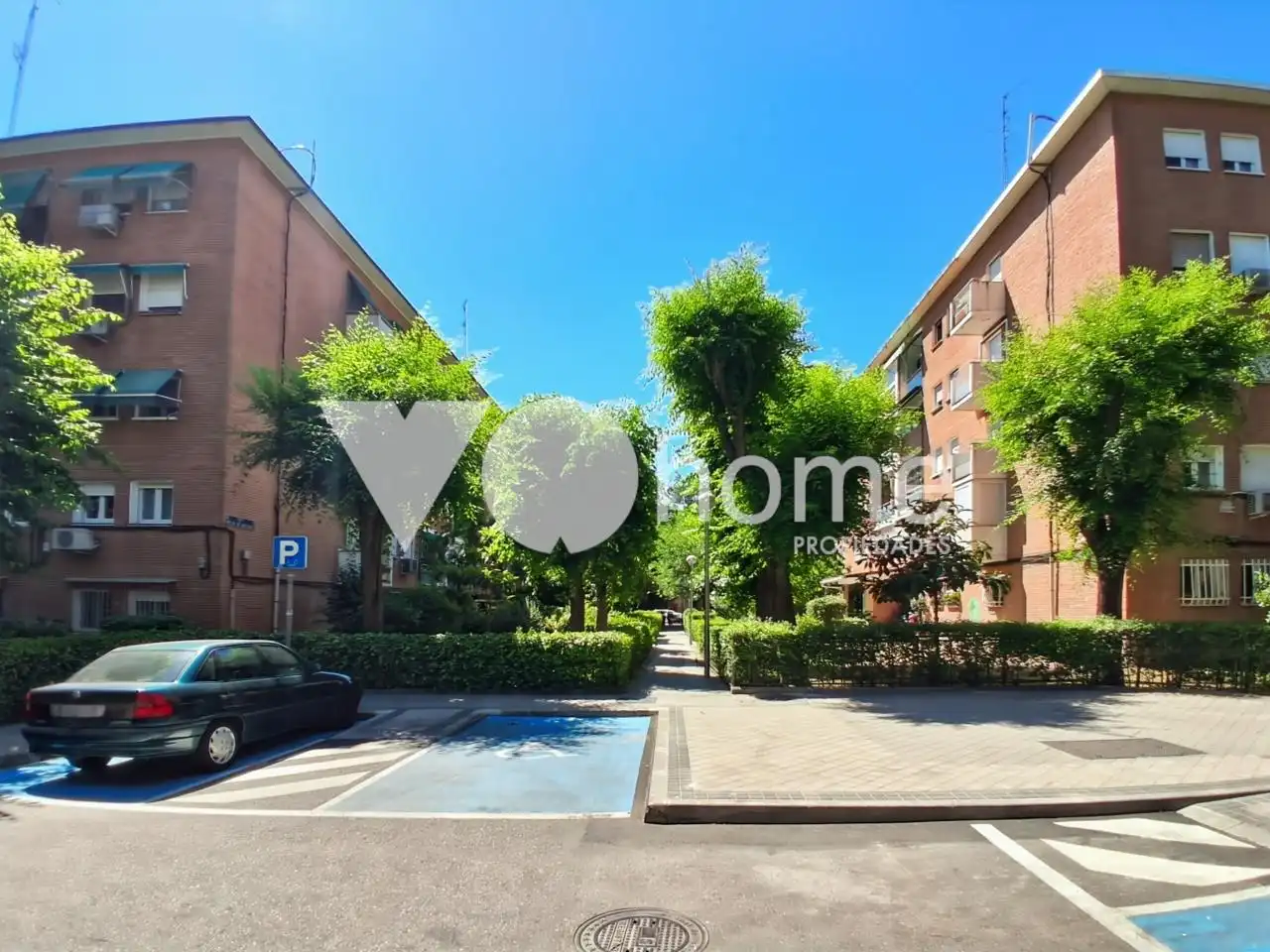 Vista exterior de Planta baja en venta en Madrid con Calefacción
