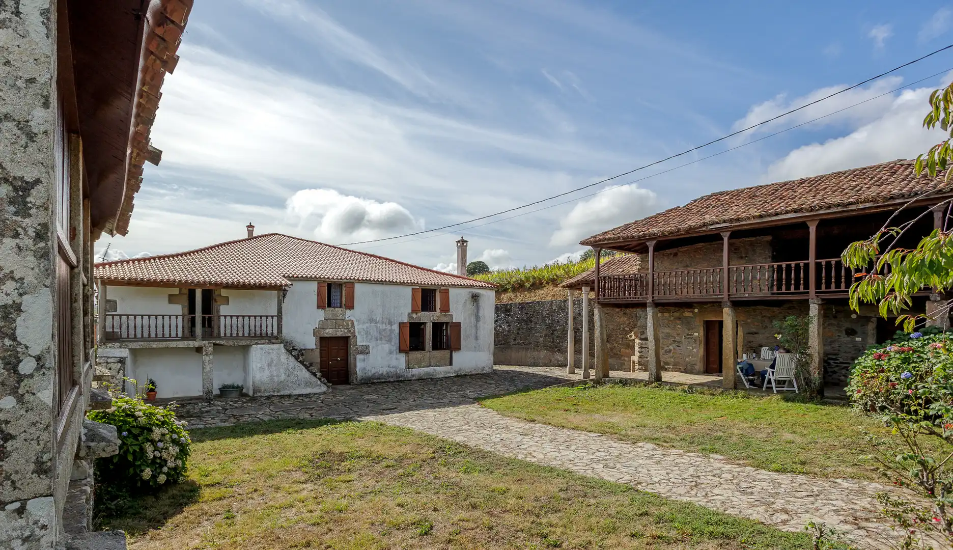Außenansicht von Country house zum Verkauf in Lalín mit Möbliert