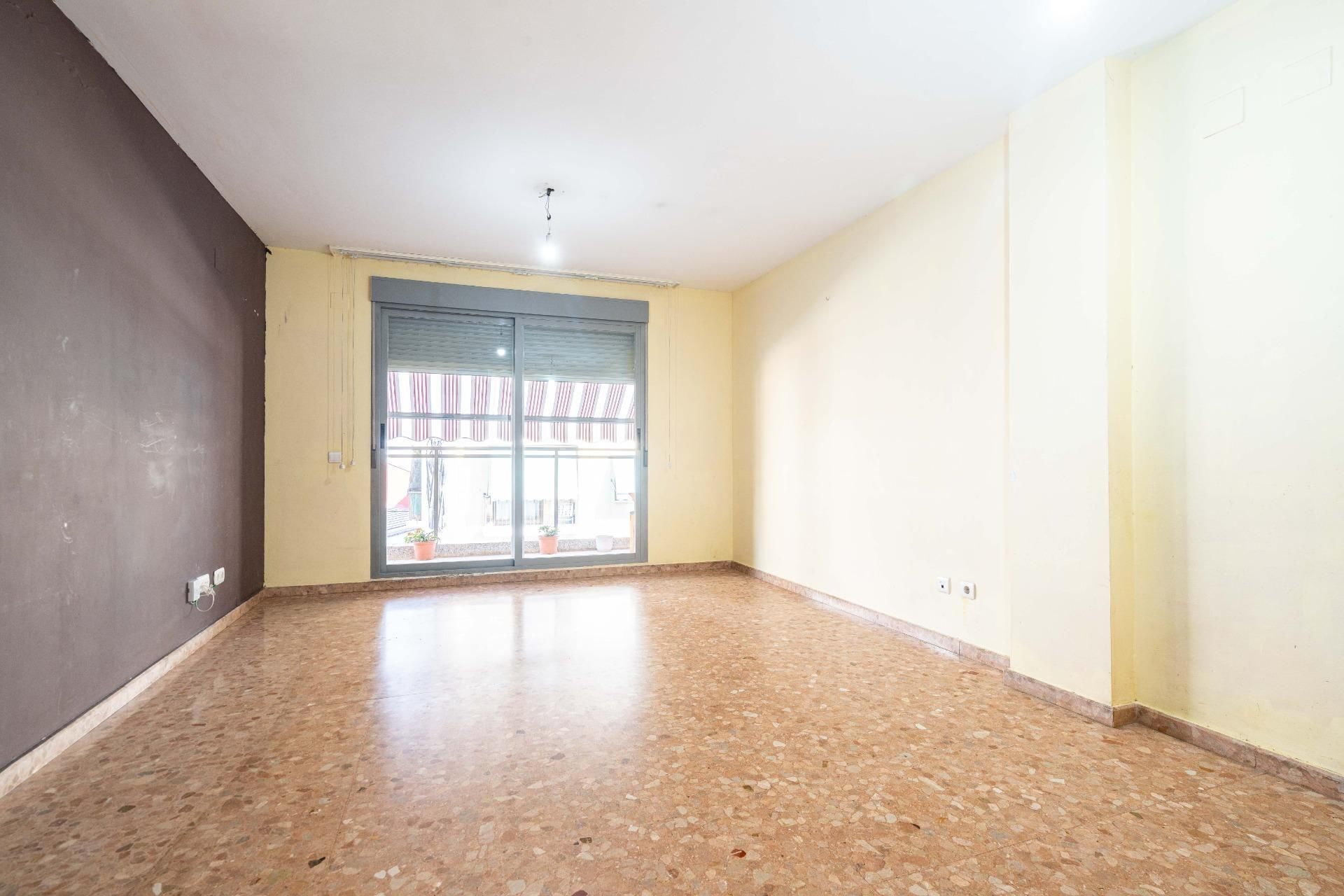 Piso en venta en  Valencia Capital con Aire acondicionado, Terraza y Trastero