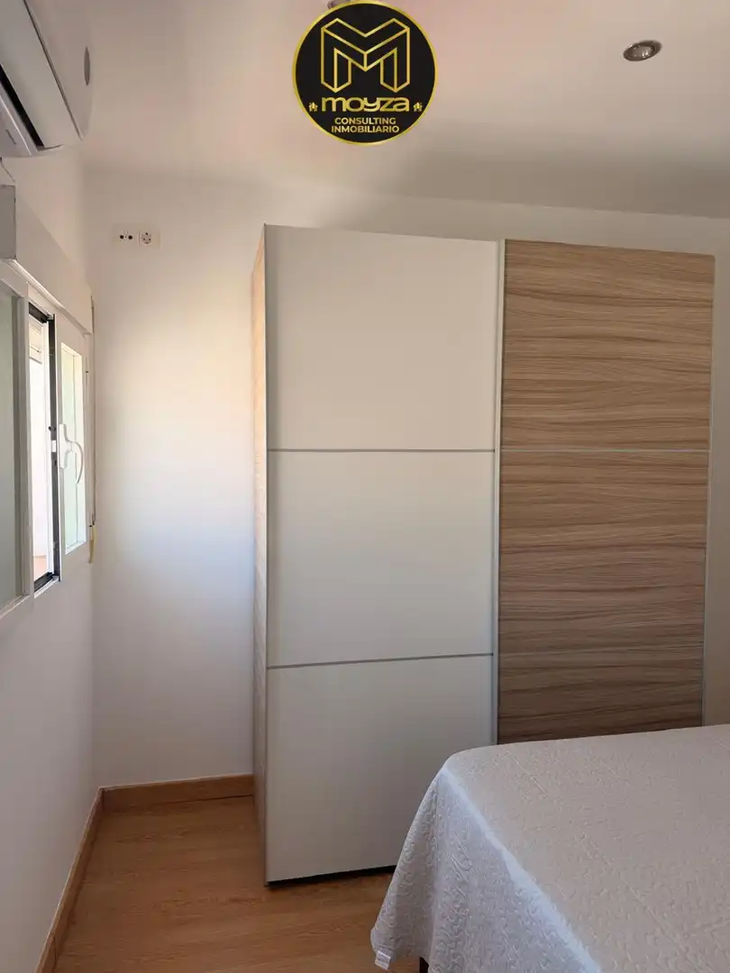 Bedroom of Flat for rent in Jaén  with Air Conditioner and Heating