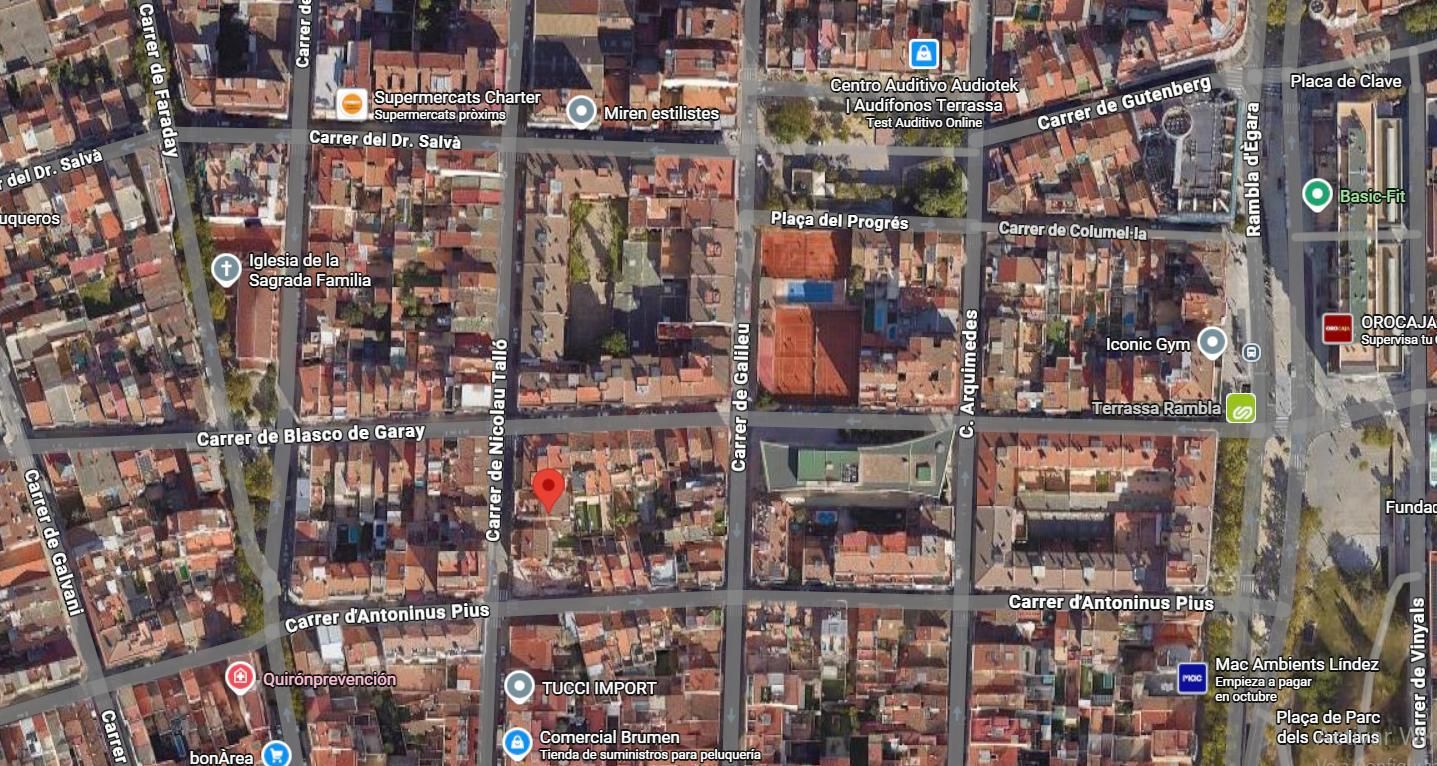 Vista exterior de Piso en venta en Terrassa con Terraza y Amueblado