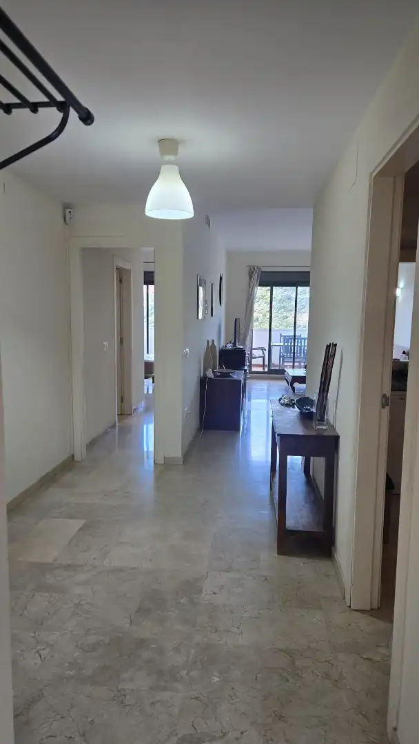 Habitatge amb terrassa en venda a Avenida Sierra Morena 47, imagen 4