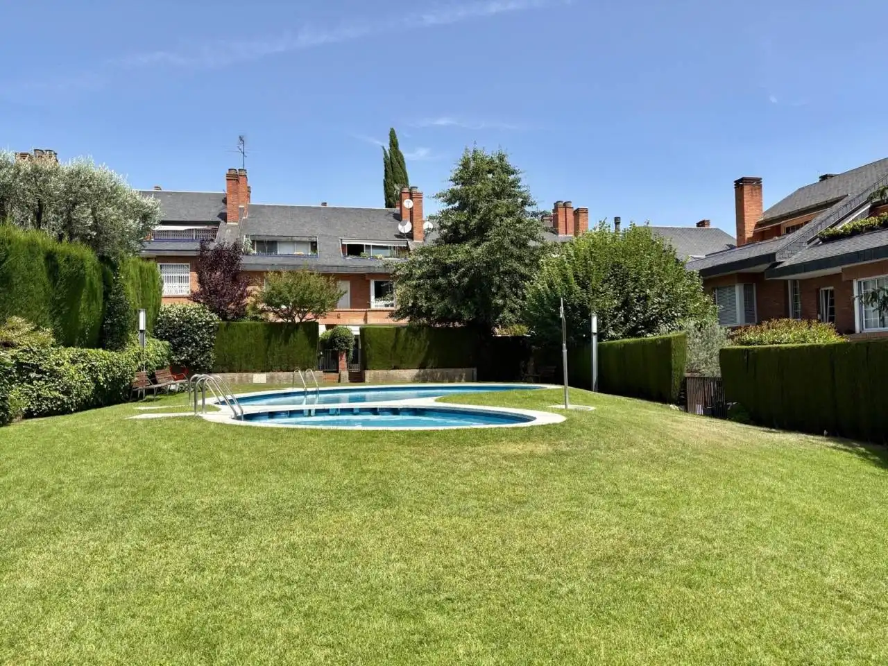 Swimming pool of Detached homes for rent in Sant Cugat del Vallès  with Air Conditioner, Heating and Private garden