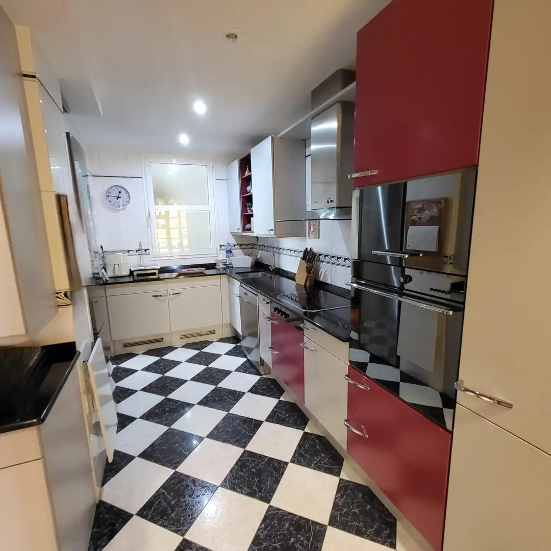 Cocina de Piso en venta en Bilbao  con Calefacción y Trastero