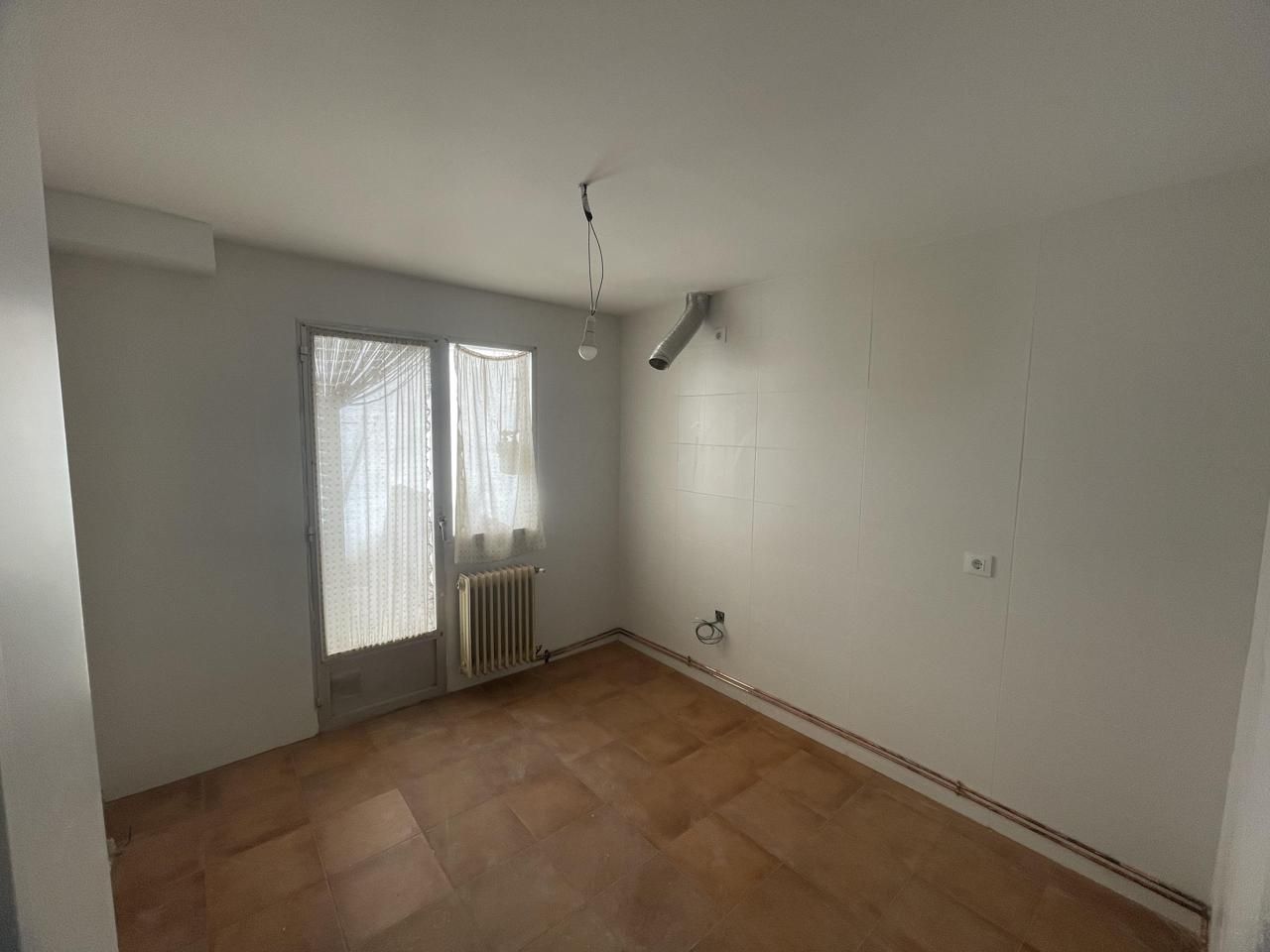 Planta baixa en venda en Tarancón amb Calefacció, Terrassa i Moblat