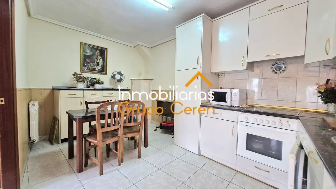 Vista exterior de Piso en venta en Castañares de Rioja con Calefacción, Terraza y Trastero