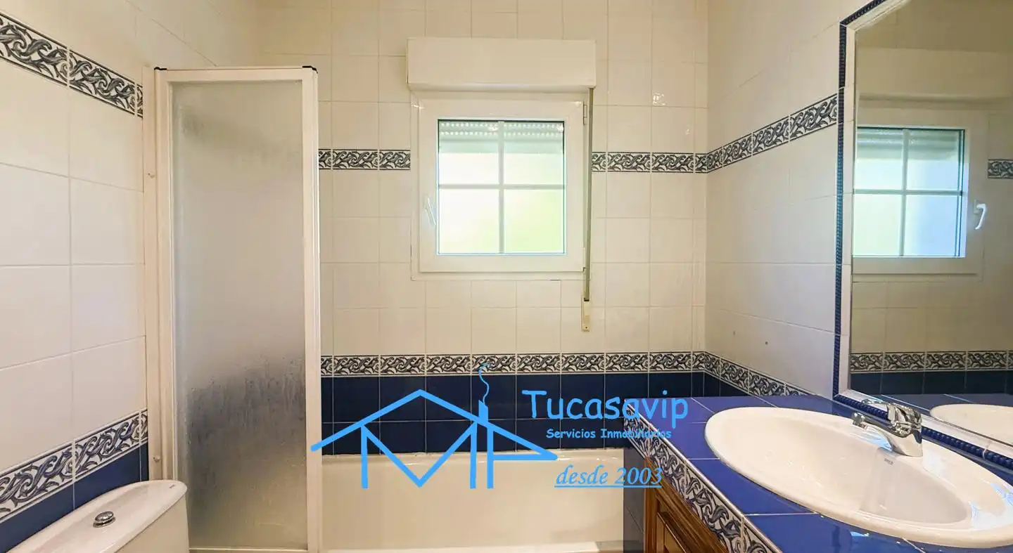 Baño de Casa o chalet en venta en Cebreros con Aire acondicionado, Jardín privado y Terraza