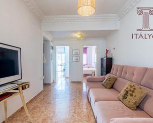 Living room of Flat for sale in  Sevilla Capital  with Air Conditioner, Storage room and Balcony