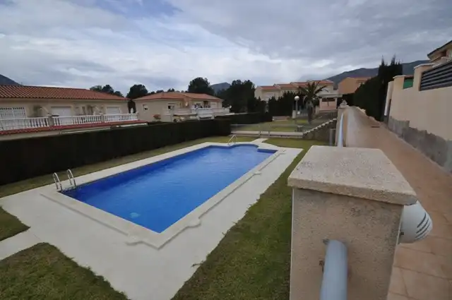 Piscina de Casa adosada en venta en Mont-roig del Camp con Aire acondicionado y Piscina comunitaria