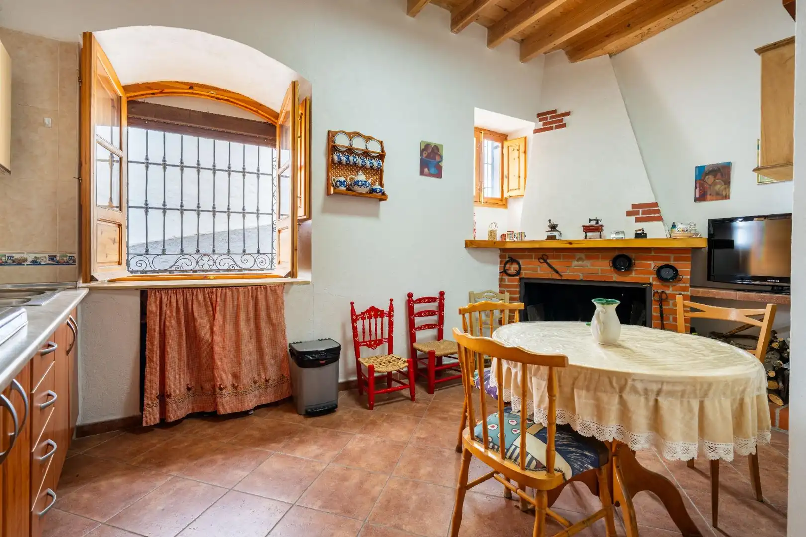 Menjador de Casa o xalet en venda en Ohanes amb Terrassa, Traster i Moblat