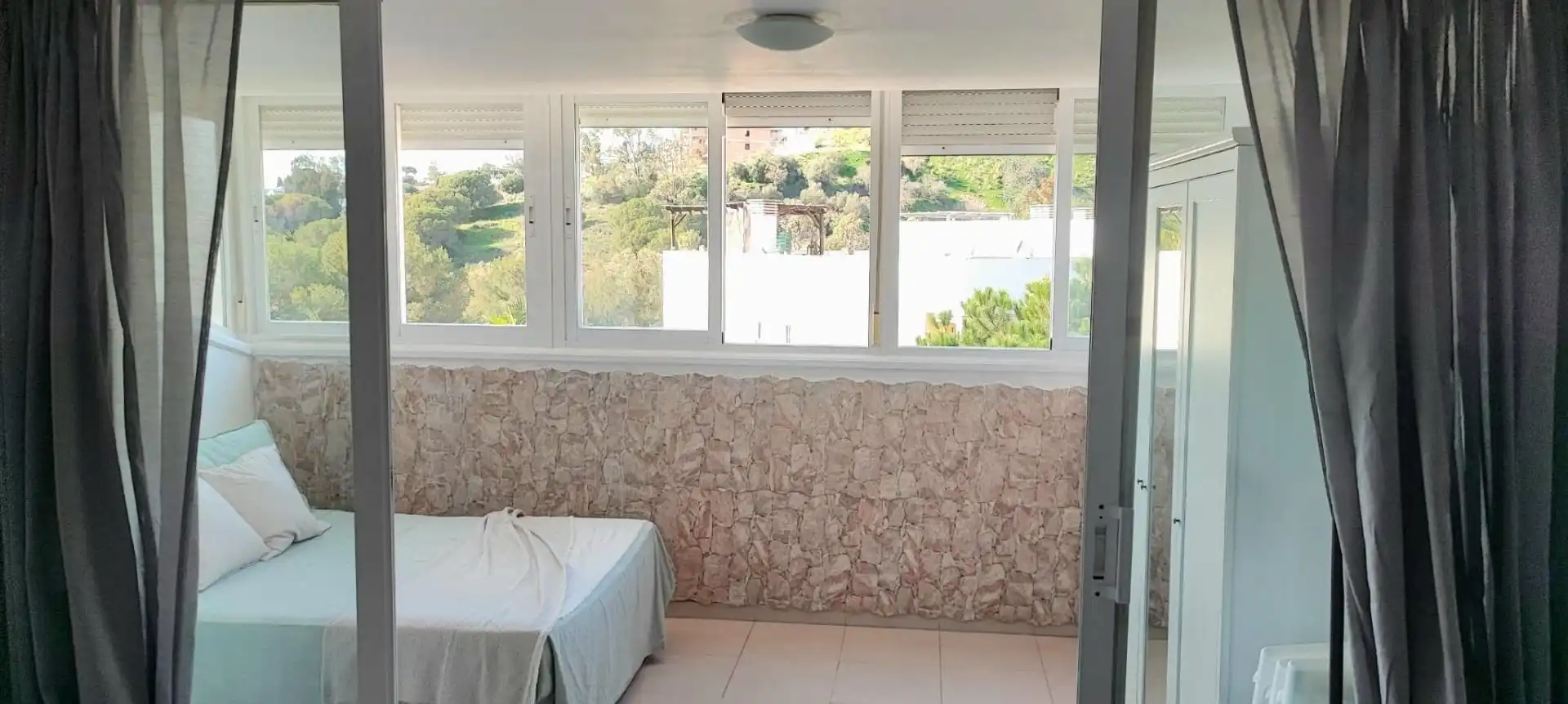 Habitación de Estudio en venta en Benalmádena con Aire acondicionado y Piscina comunitaria