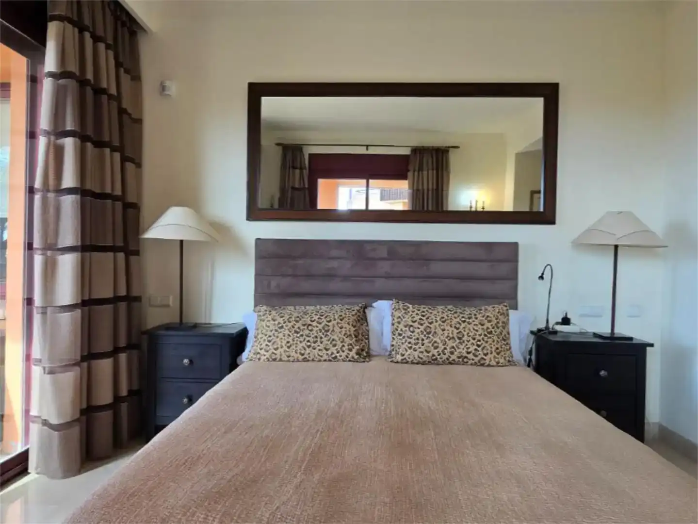 Dormitori de Apartament en venda en Marbella amb Aire condicionat i Piscina