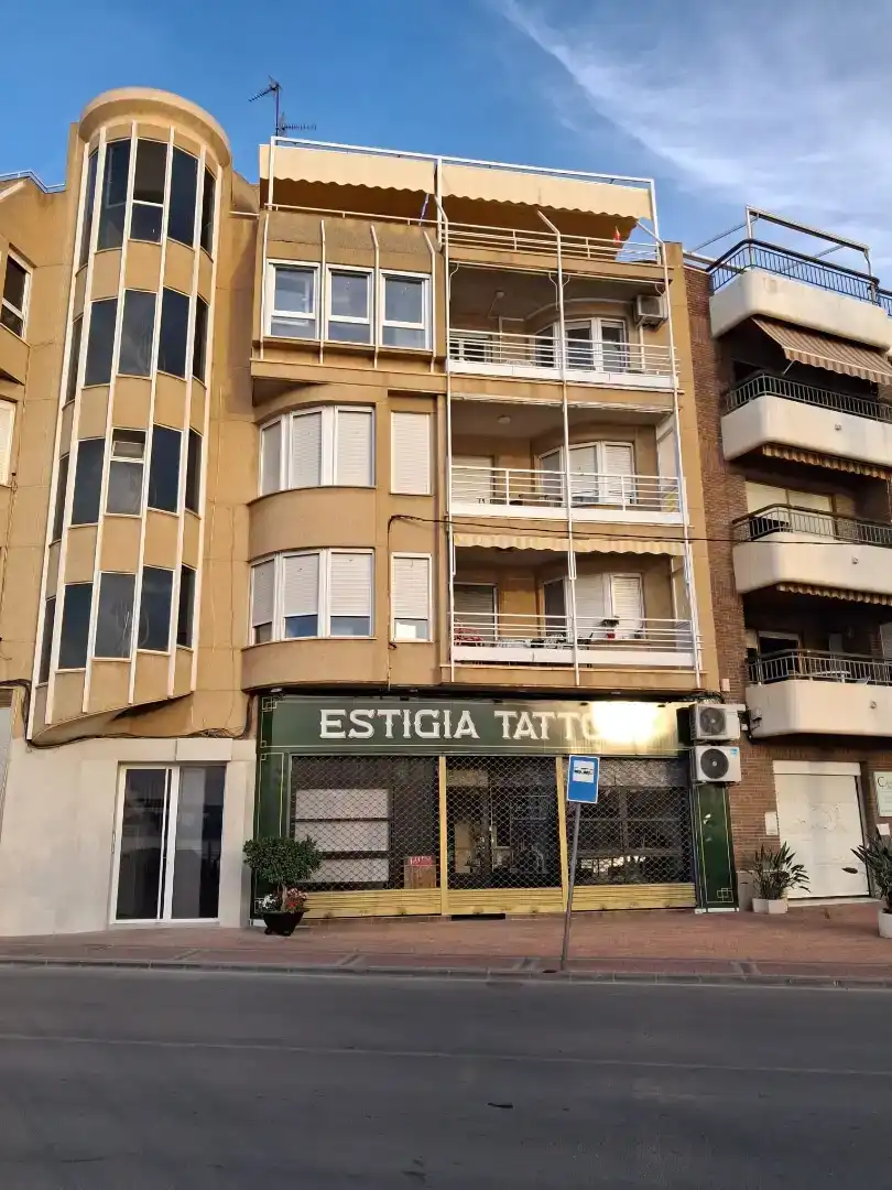 Vista exterior de Àtic de lloguer en Águilas amb Traster, Moblat i Forn
