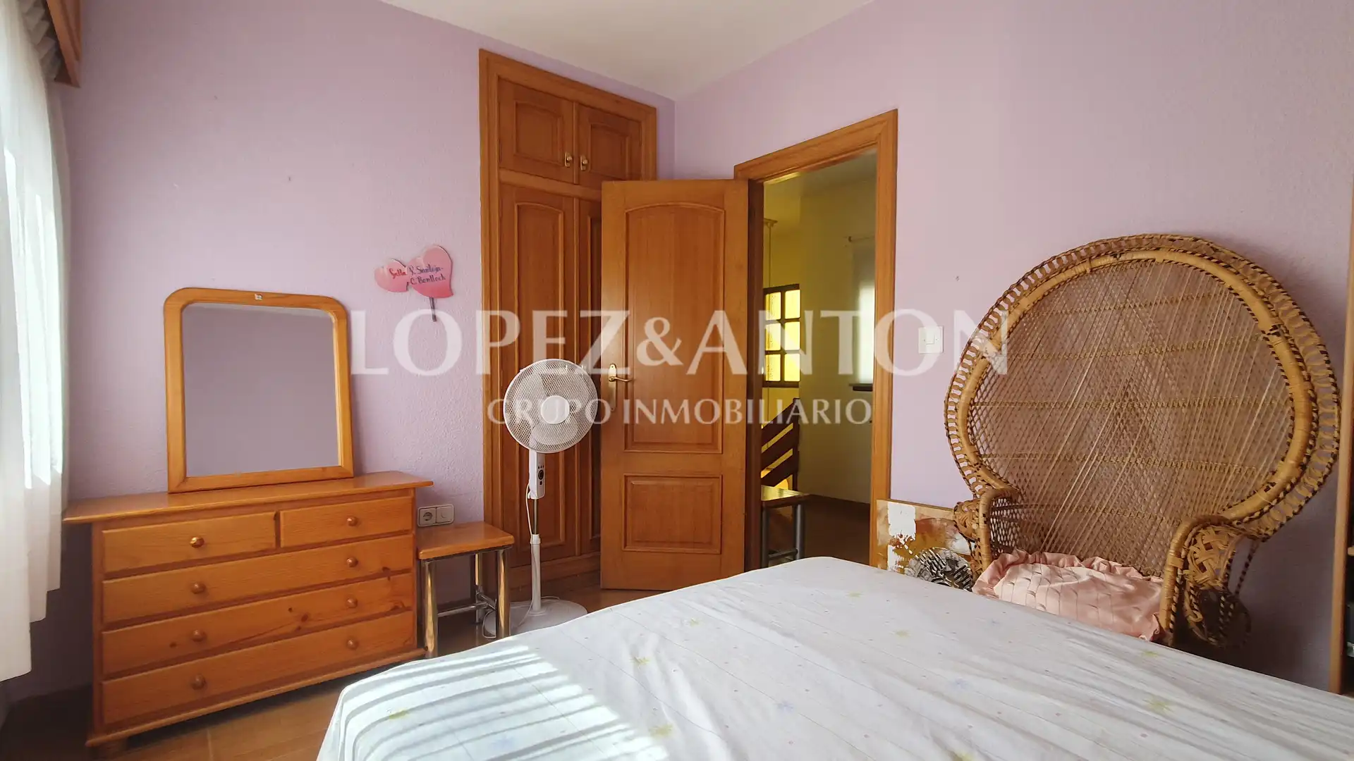 Bedroom of Houses for sale in L'Eliana  with Air Conditioner, Private garden and Terrace