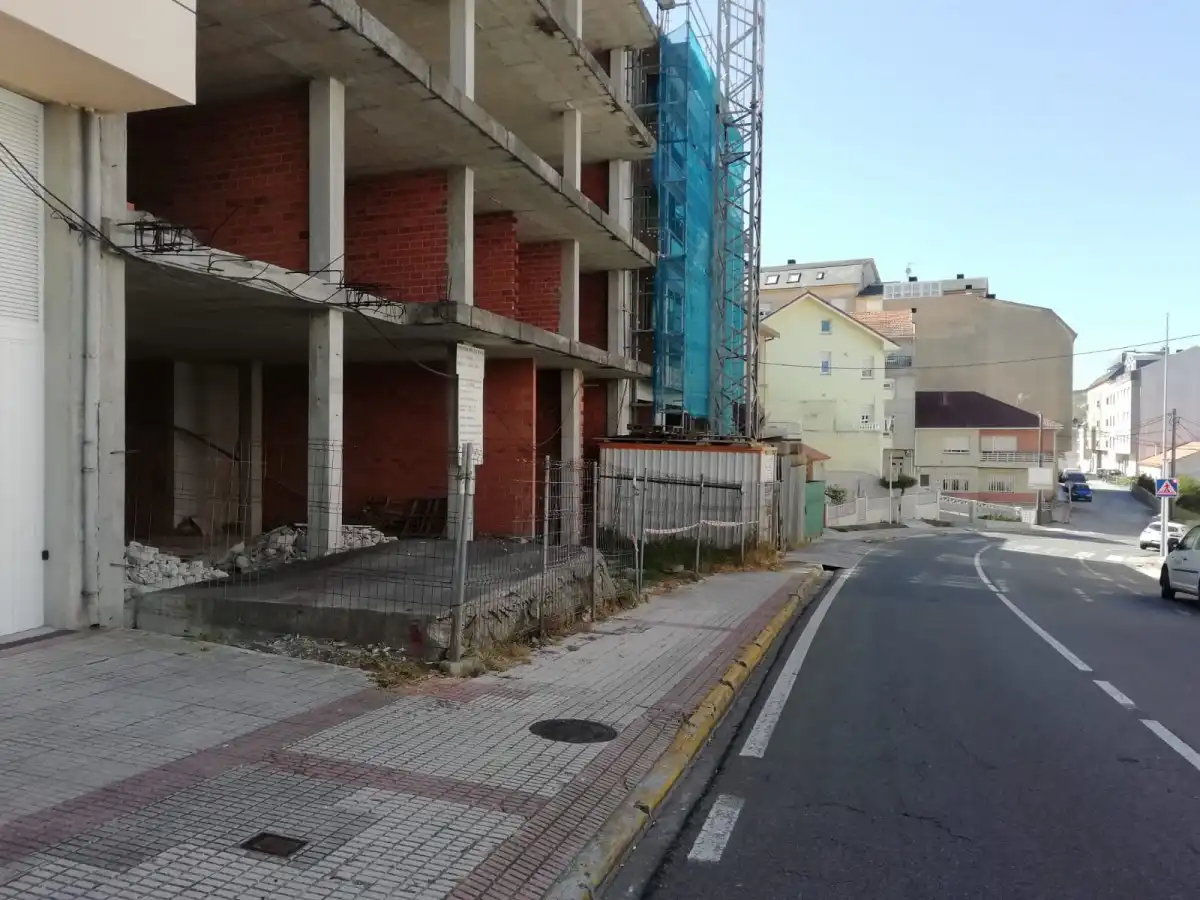 Vista exterior de Edifici en venda en Laxe