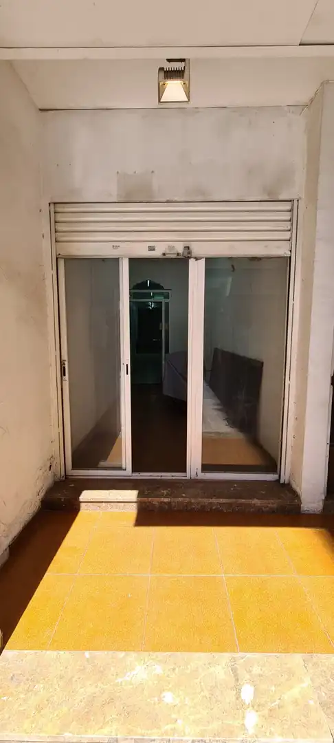 Local comercial de lloguer a Carrer d'Enmig, imagen 3