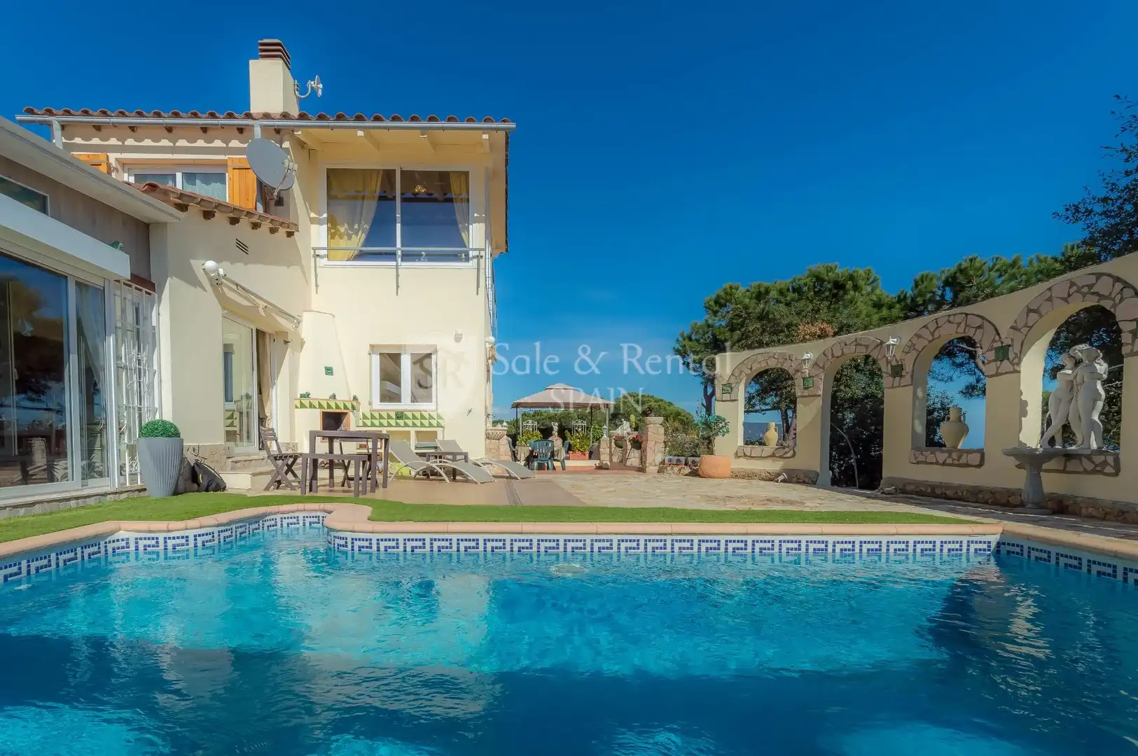 Garden of Houses for sale in Lloret de Mar  with Air Conditioner, Heating and Private garden