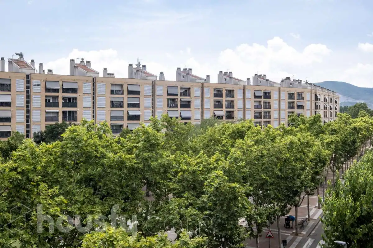 Vista exterior de Piso en venta en Santa Perpètua de Mogoda con Balcón