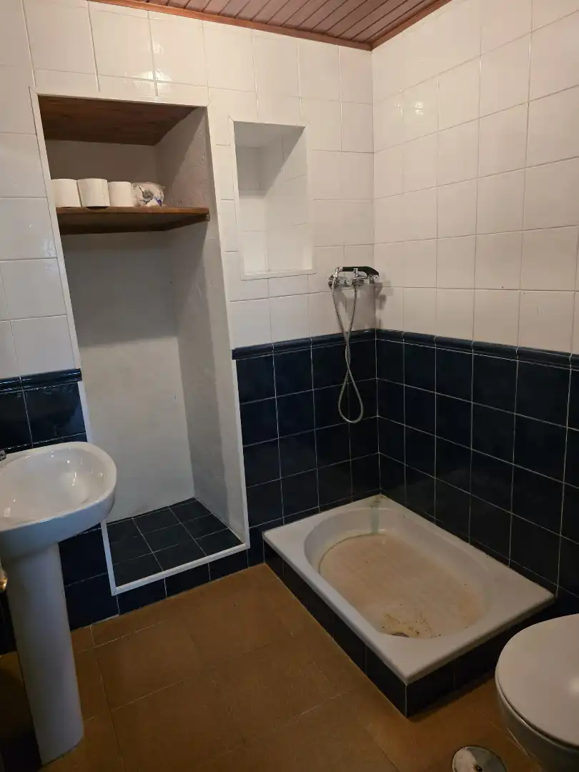 Baño de Casa adosada en venta en Narón con Calefacción, Jardín privado y Amueblado