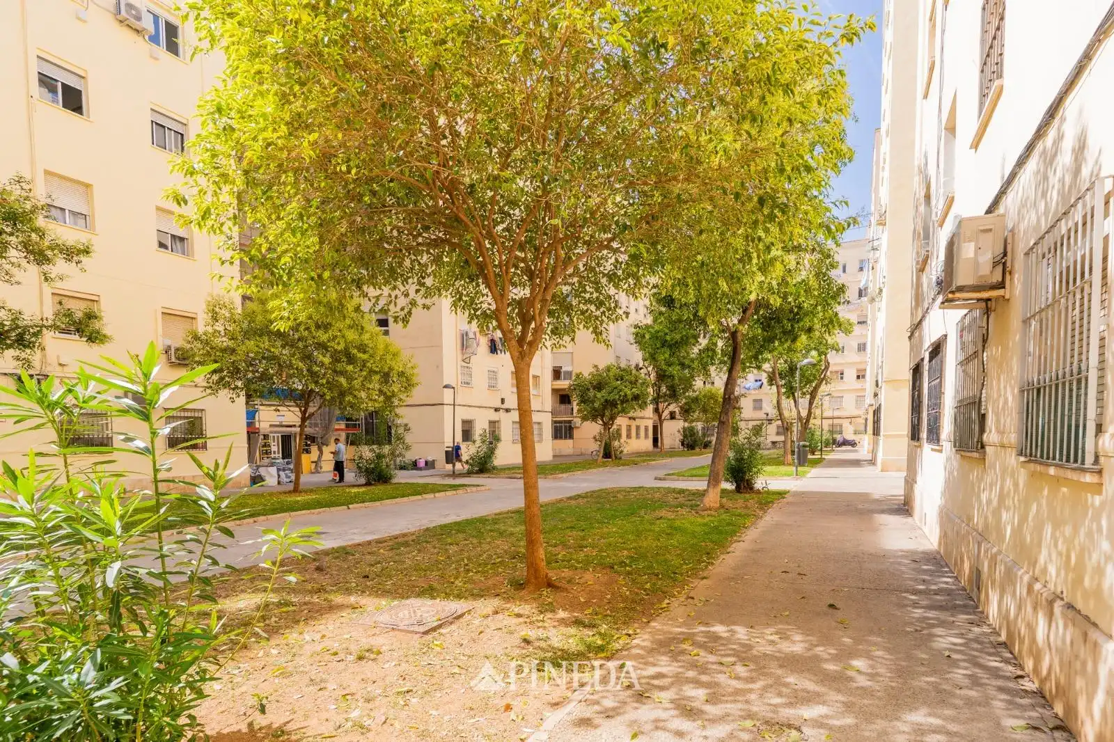 Exterior view of Flat for sale in Valencia  with Air Conditioner and Heating