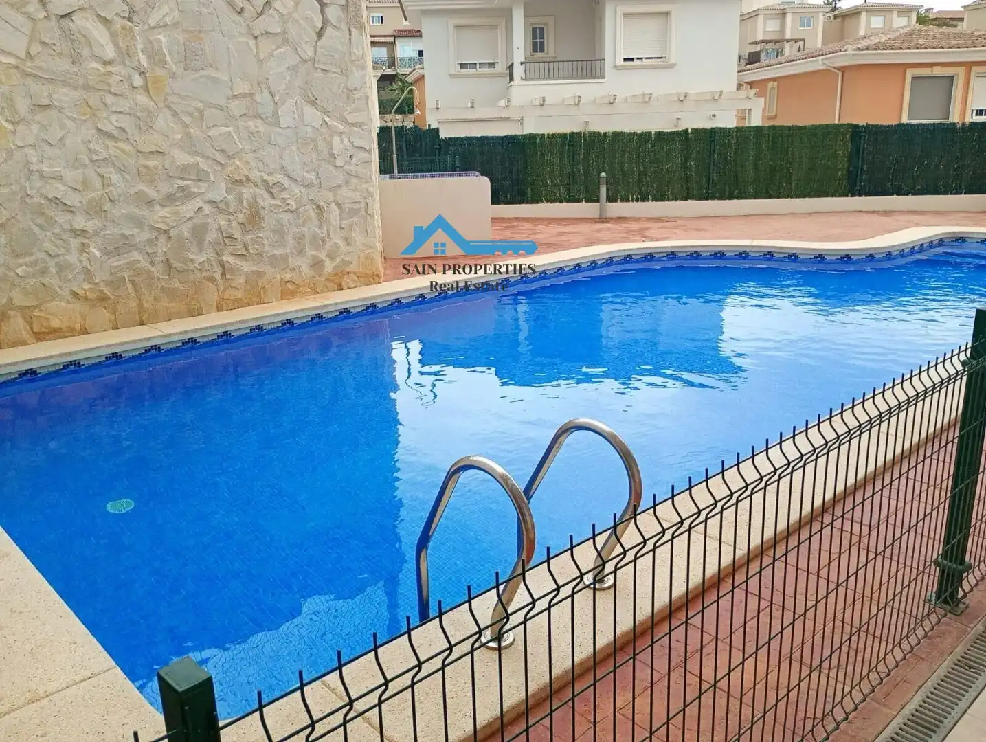 Piscina de Planta baja en venta en La Nucia con Calefacción, Jardín privado y Terraza