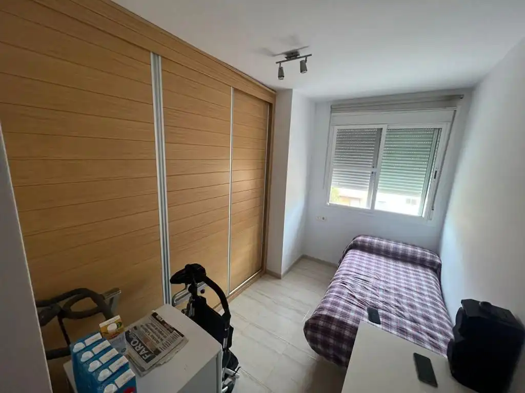 Habitación de Piso en venta en Melilla con Aire acondicionado, Amueblado y Horno