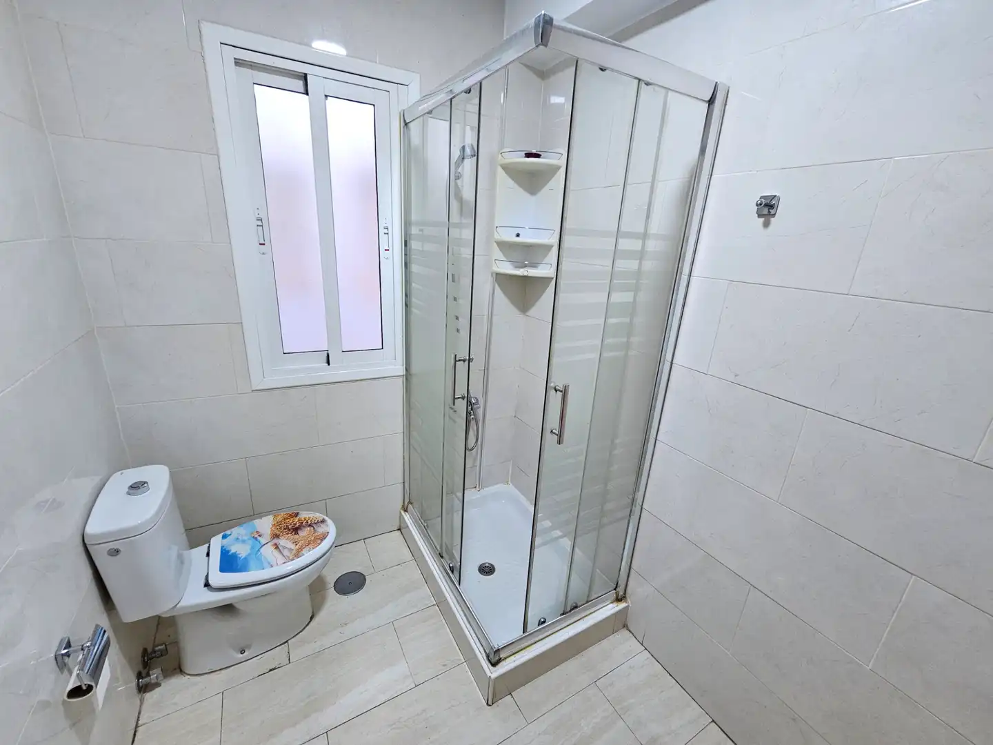 Bathroom of Flat for sale in Granada
