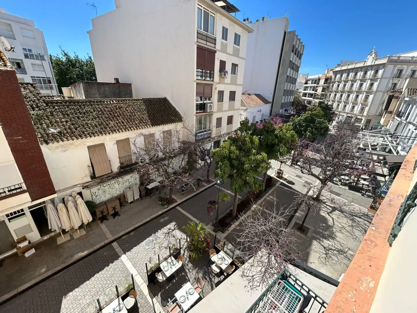 Außenansicht von Wohnung zur Miete in Estepona mit Klimaanlage, Möbliert und Internet