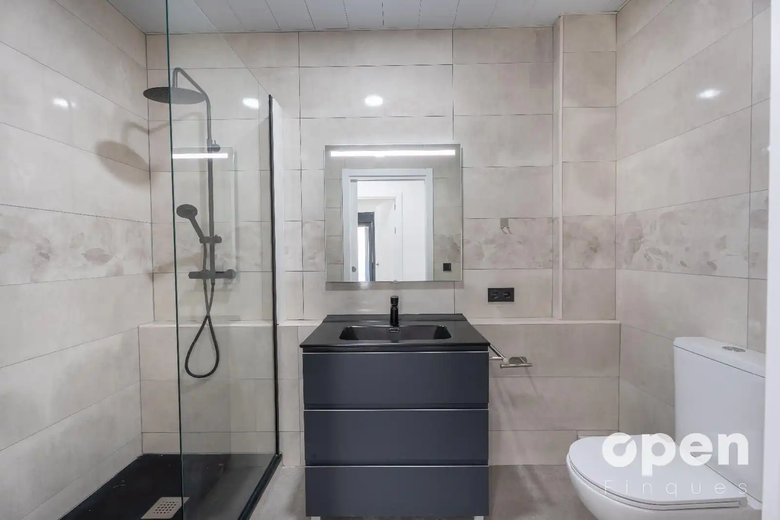 Badezimmer von Wohnung zum Verkauf in Terrassa mit Klimaanlage, Heizung und Terrasse