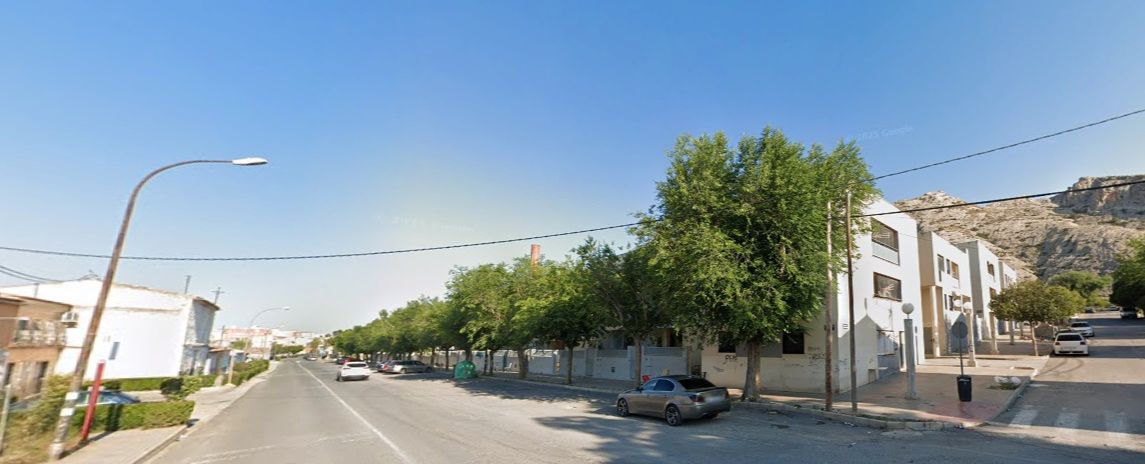 Vista exterior de Casa adosada en venda en Villena amb Moblat