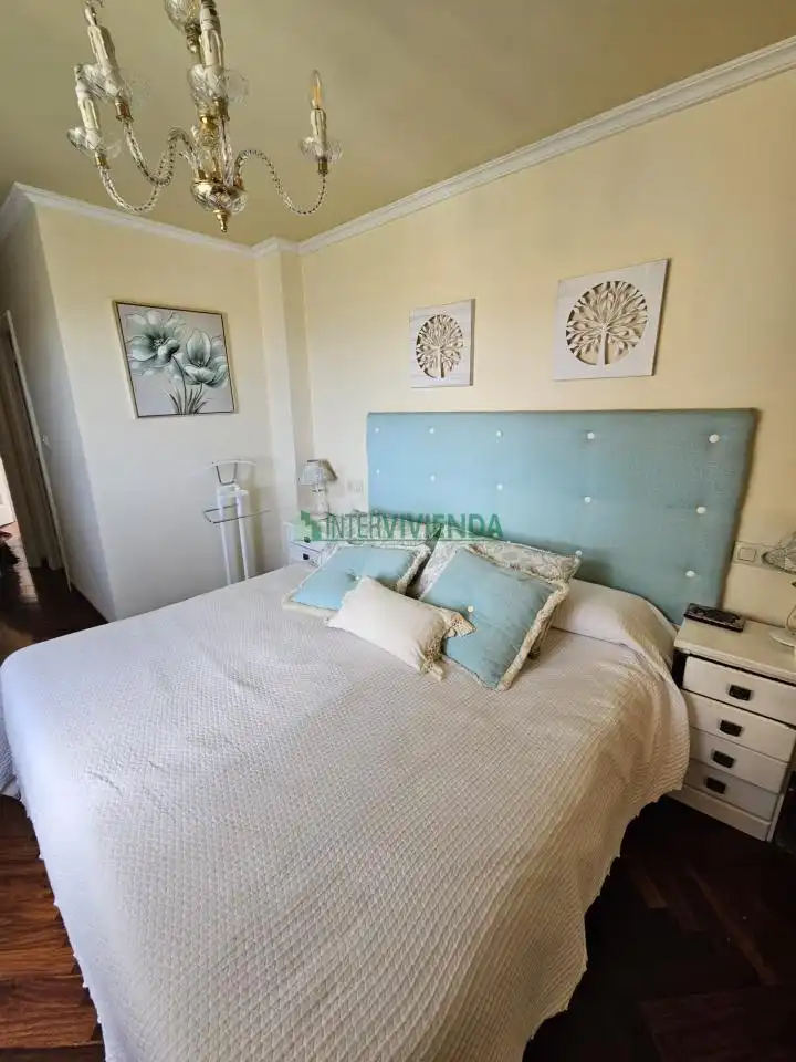 Habitación de Casa o chalet en venta en Vigo  con Calefacción, Jardín privado y Terraza