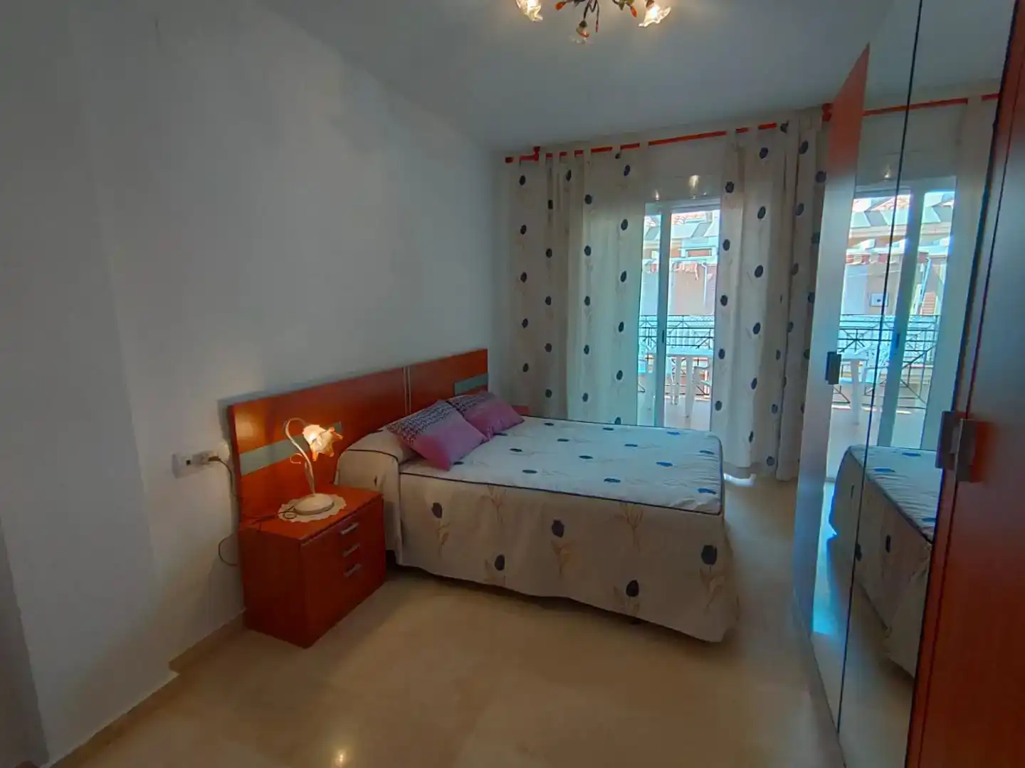 Habitación de Piso de alquiler en Motril con Aire acondicionado, Piscina y Amueblado
